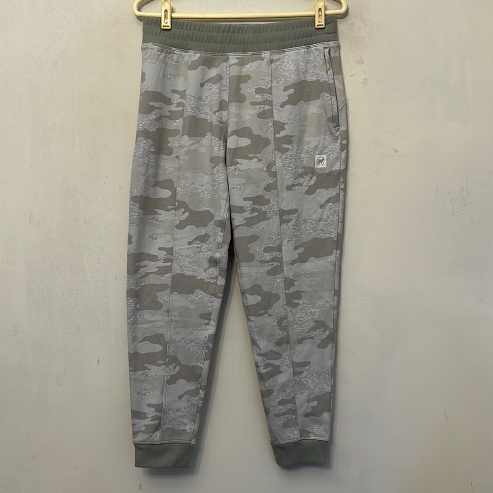 We Wander pale camouflage jogger pants with zipped pockets Size S New